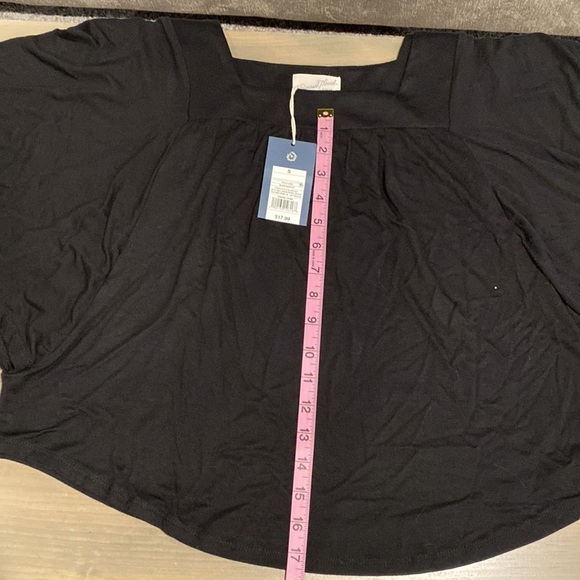Universal Thread Short Sleeve Batwing Top Size: S - Picture 8 of 13